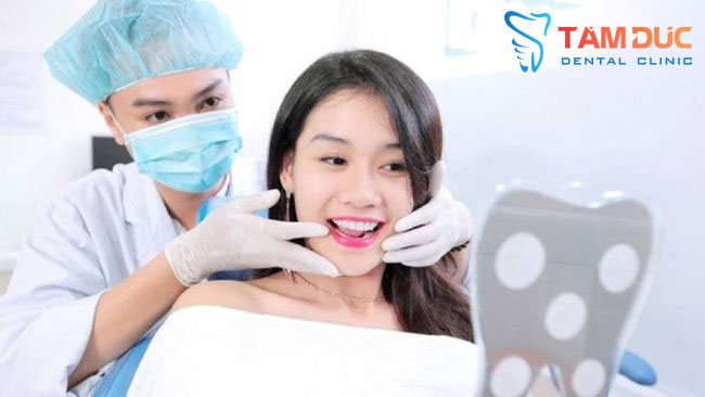 khách hàng bọc răng sứ tại Nha Khoa Tâm Đức